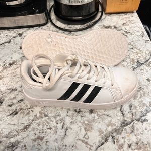 Boys/Girls Adidas Shoes
